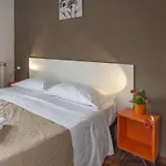 Pisa Lodge B&B Hostel