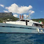 Yacht Akhir Cruise - Amazing Boat At Salerno'S Port With 3 Bedrooms An