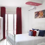 Garibaldi Apartments