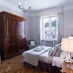 Grandapartments Piazza Carita Napoli