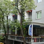 Hotel Manu