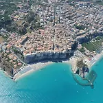 Flowery Tropea Apartment