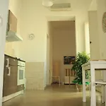 La Porta Accanto