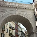 Chiaia 184