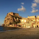 La Porta Sul Mare Scilla