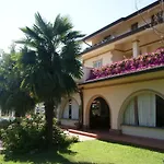 Queen Villa