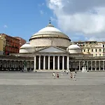 Domus Chiaia Monolocale/Con Soppalco