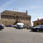 Casa Di Ester - Villino Con Vista Panoramica E Giardino Privato Sulla Collina Di Porto Stefano - Monte Argentario - Vikey