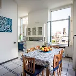 La Casa Del Capitano