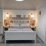 Vittoria Home
