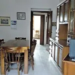 71 Via Del Mare