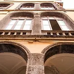 Suite Piazza Del Gesu By Domusextra