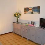 Betty'S House