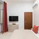 Neapolitan Suites - Rosaroll 98
