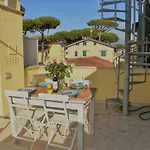 Modern Townhouse In Tuscany By The Sea