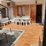 Villetta A Schiera