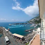 Amalfi Moon
