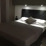 Mb95 - Mezzocannone Luxurious Bed&Breakfast