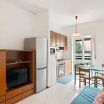 Como Lake Vintage Apartment