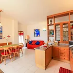 Sun & Sea Apartment