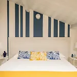 Civico 64 Bed & Breakfast In Mansarda