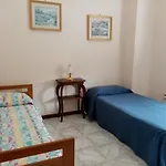 71 Via Del Mare