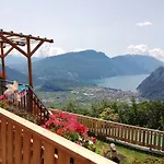 Garda Blu Apartment