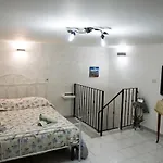 De Stefano House