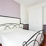 Santa Chiara Apartment By Myhomeincomo