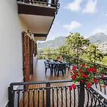 Trekking House