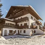 Cantore, Cortina By Short Holidays