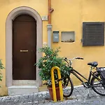Lovely Apartment Near Via Dei Mille - Chiaia Area