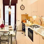 Salerno Historic Center Lovely Flat