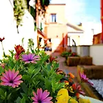 Il Borghetto Apartments & Rooms