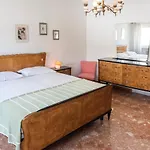 S208 - Sirolo, Ampio Trilocale In Centro Con Terrazzo