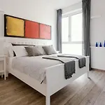 Mark'S Gallery Apartment By Myhomeincomo