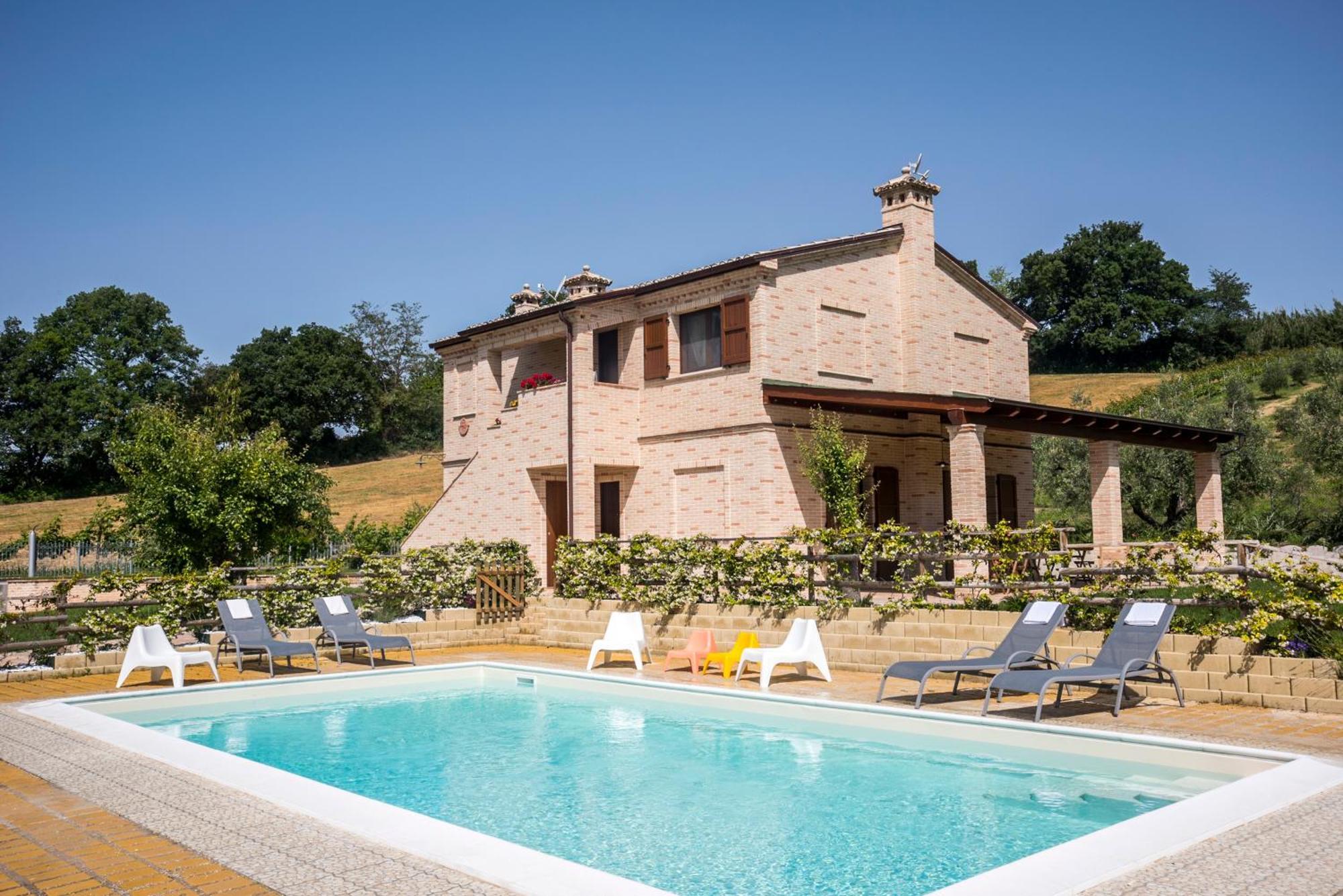 Aurora - Osimo, Nuova Con Piscina Villa