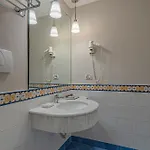 Hotel Capri (Adults Only)
