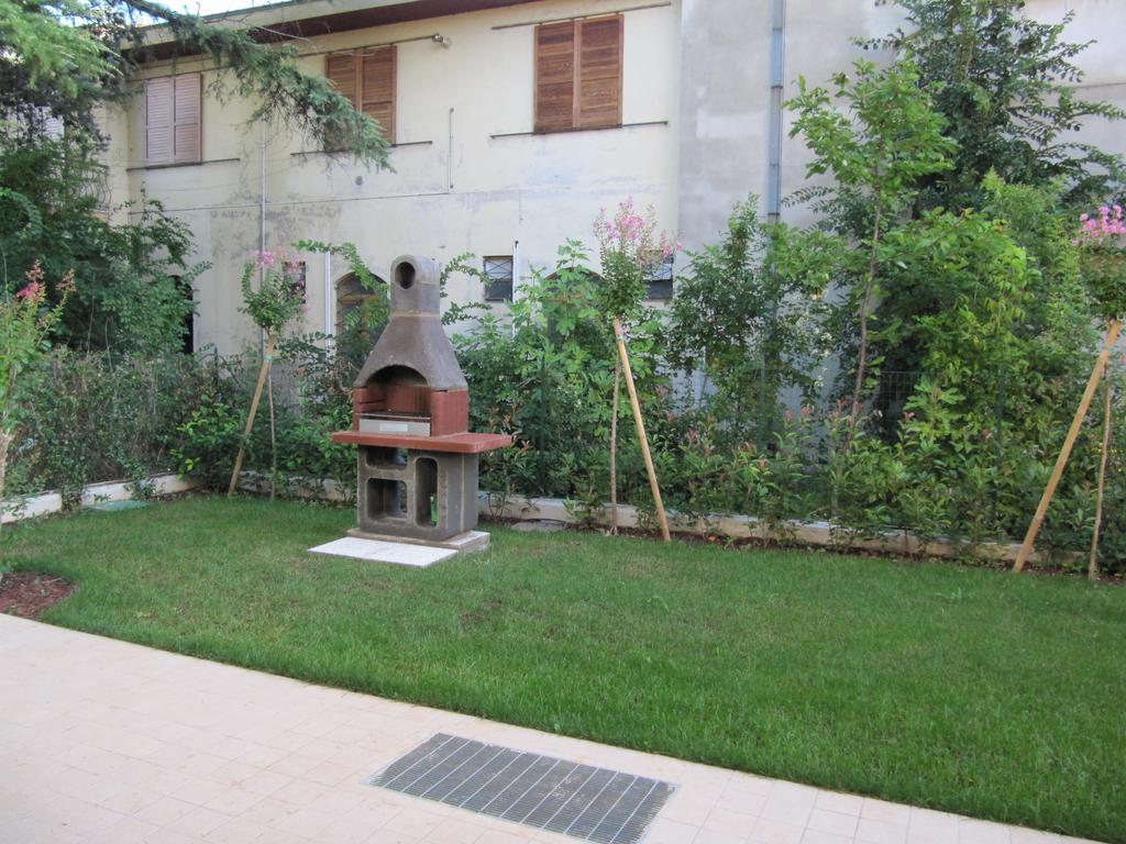 On Via Enrico Cialdini 3 Apartament *
